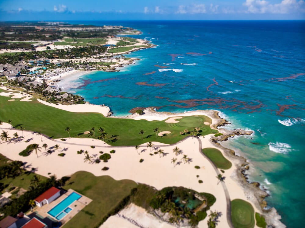 Black Friday travel deals make it possible to enjoy a golf vacation for less.