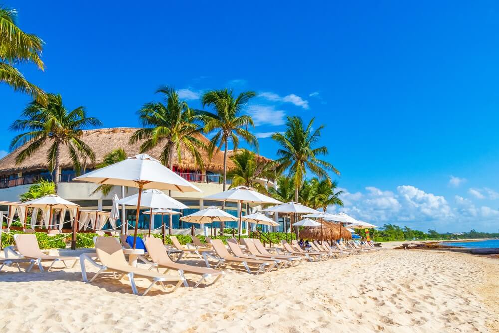 Royal Hideaway Playacar Hotel: A couple in a private pool surrounded by trees