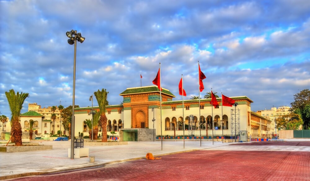 Casablanca Sehenswürdigkeiten: offizielle Gebäude am Platz Mohammed V.