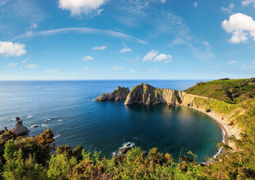 Der Strand Playa del Silencio o Gavieiro in Asturien, Spanien.