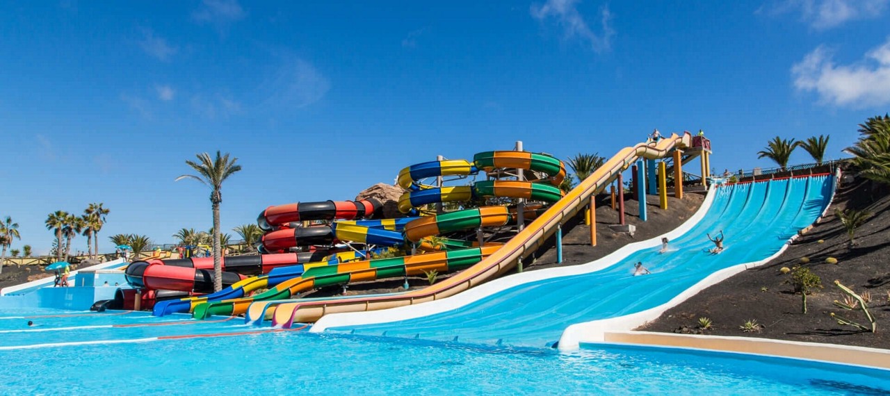 Acua Water Park: Multicoloured water slides and swimming pool